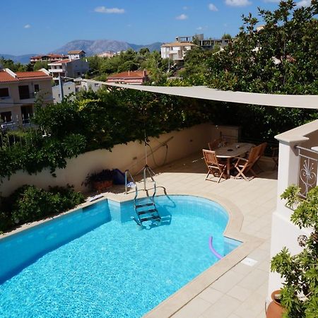 Apartment With A Garden, Bbq, Swimming Pool And Jacuzzi Dhrafi Exterior photo