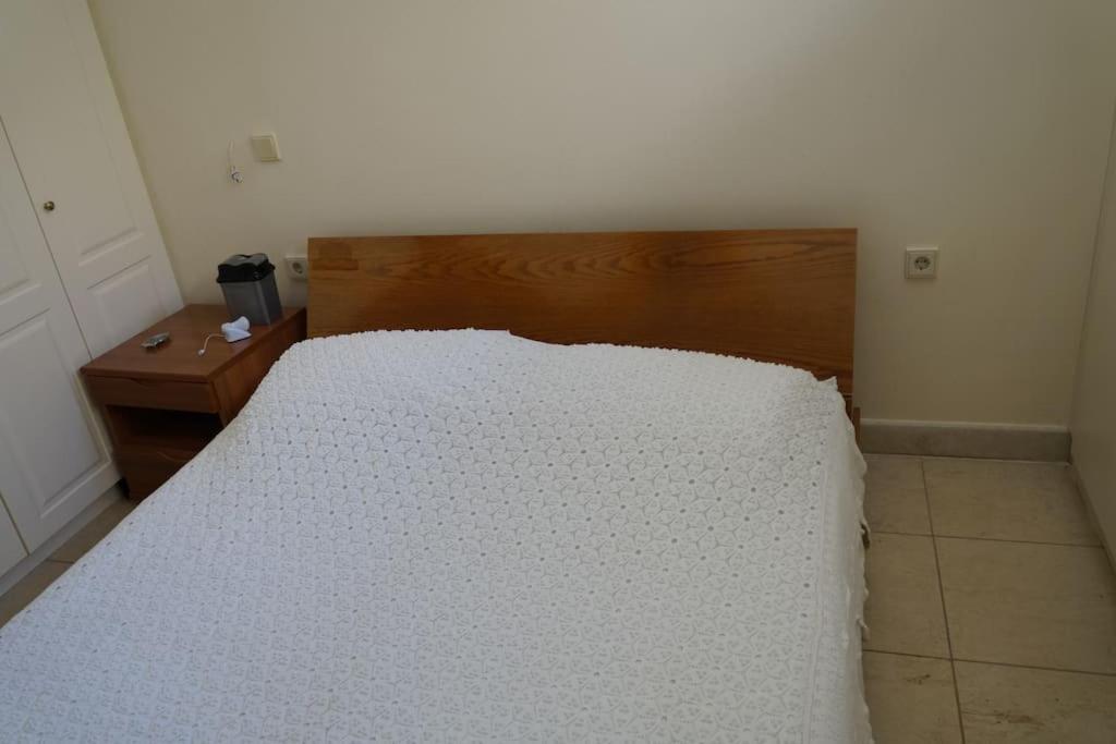 Apartment With A Garden, Bbq, Swimming Pool And Jacuzzi Dhrafi Exterior photo