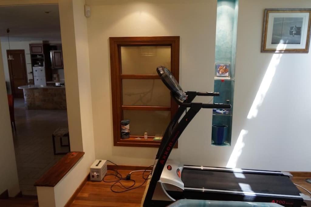 Apartment With A Garden, Bbq, Swimming Pool And Jacuzzi Dhrafi Exterior photo