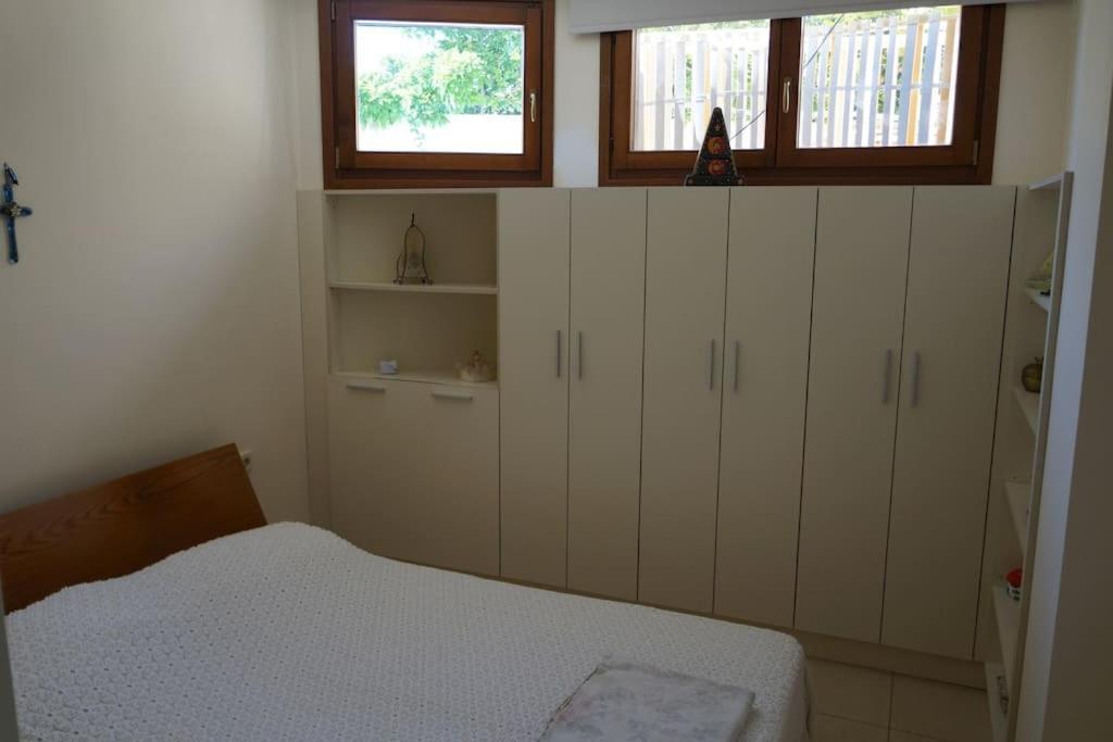 Apartment With A Garden, Bbq, Swimming Pool And Jacuzzi Dhrafi Exterior photo