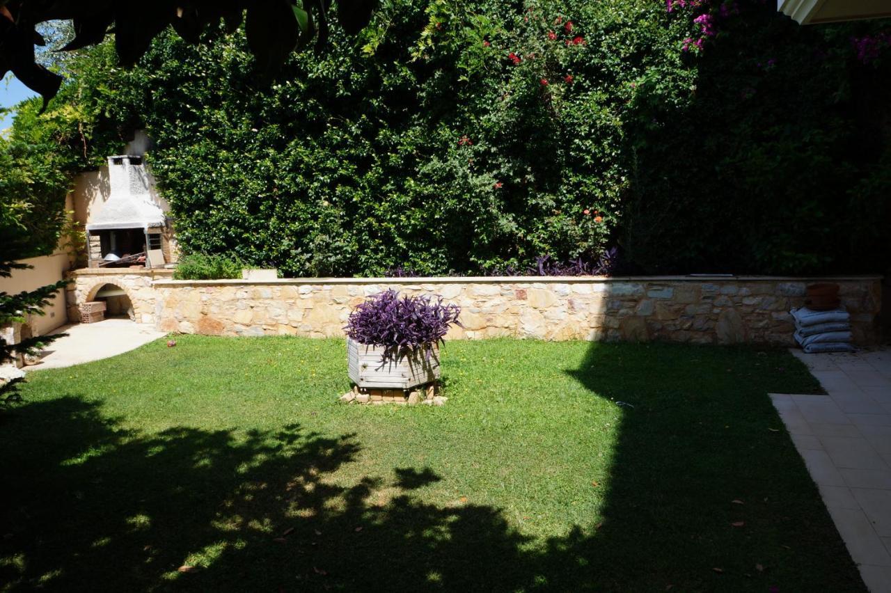 Apartment With A Garden, Bbq, Swimming Pool And Jacuzzi Dhrafi Exterior photo