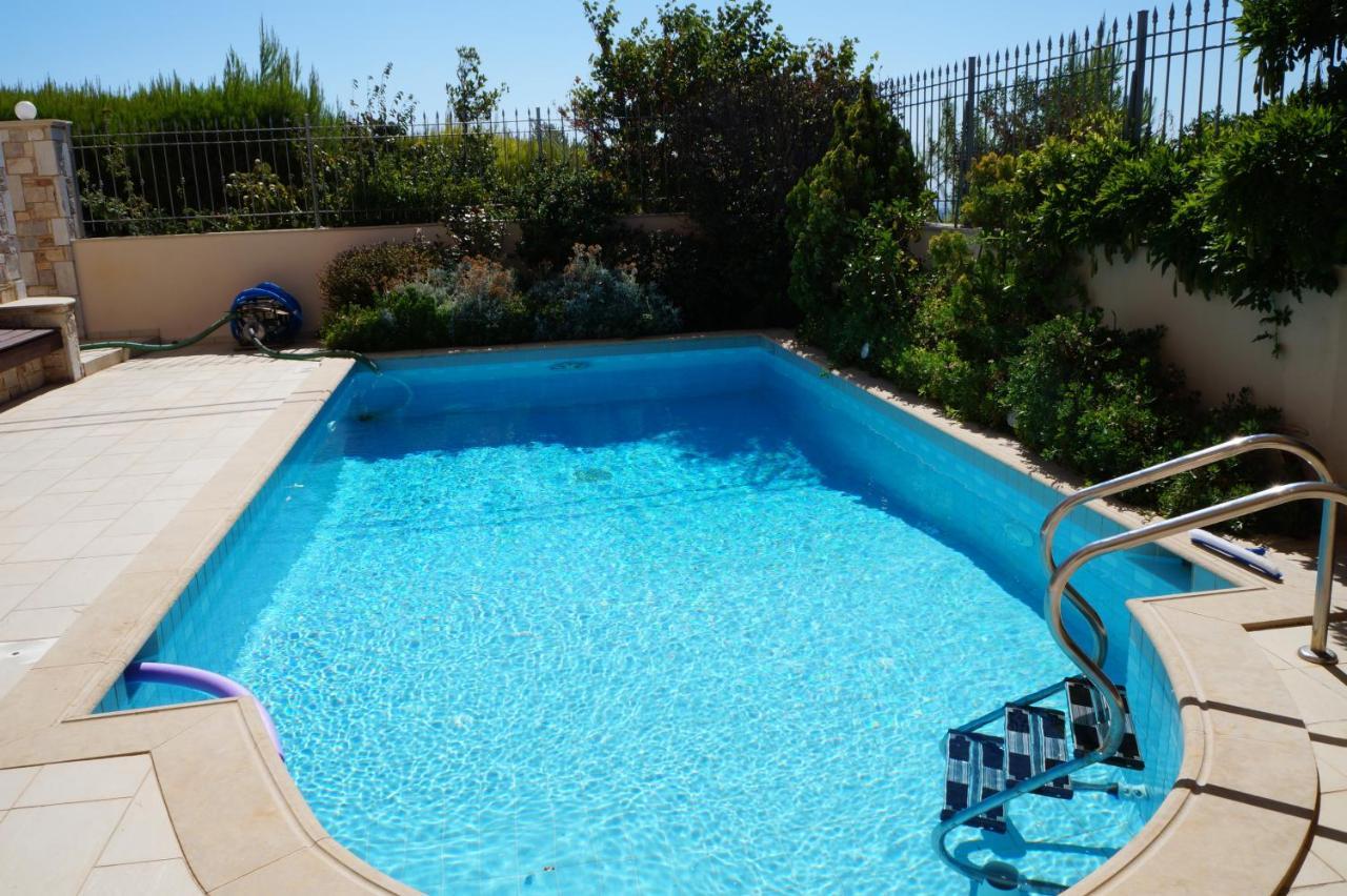 Apartment With A Garden, Bbq, Swimming Pool And Jacuzzi Dhrafi Exterior photo